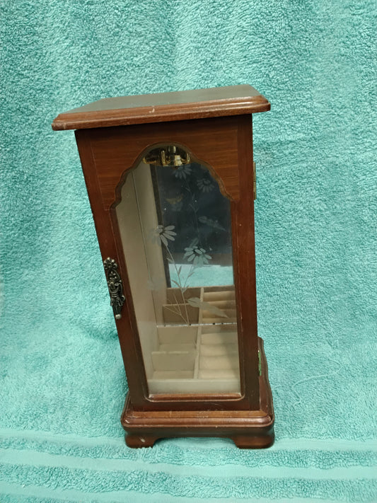 Jewelry box