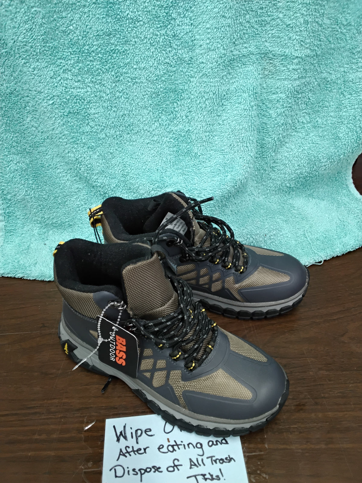Size 6M Bass Outdoor shoes