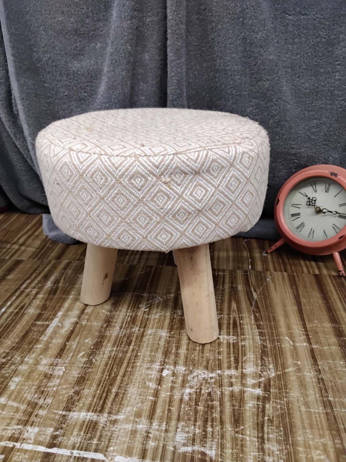 3 peg stool