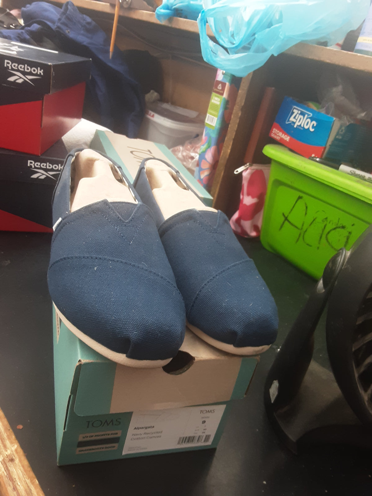 Tom's women's shoes size 9 new