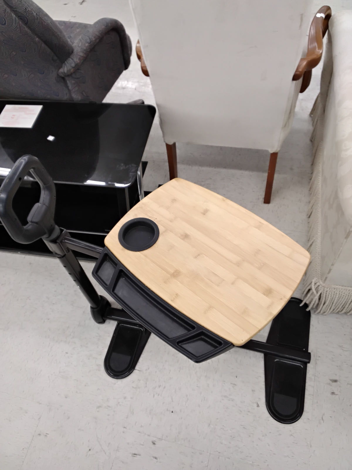 Tray table with stand assist