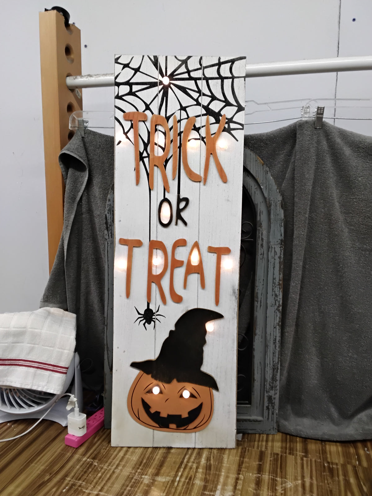 Light up Trick or Treat Sign