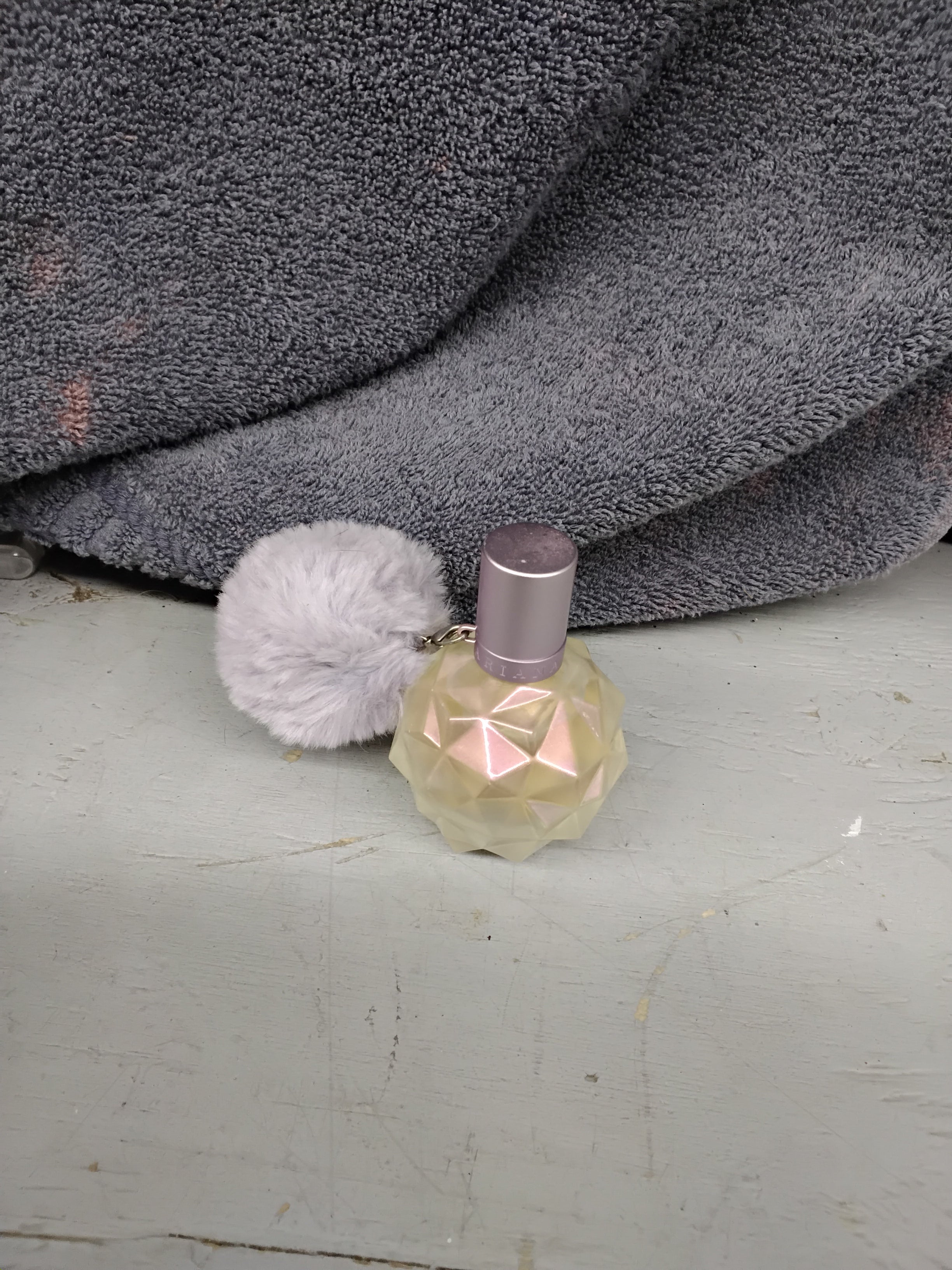 Ariana grande perfume – Beacon Thrift Stores
