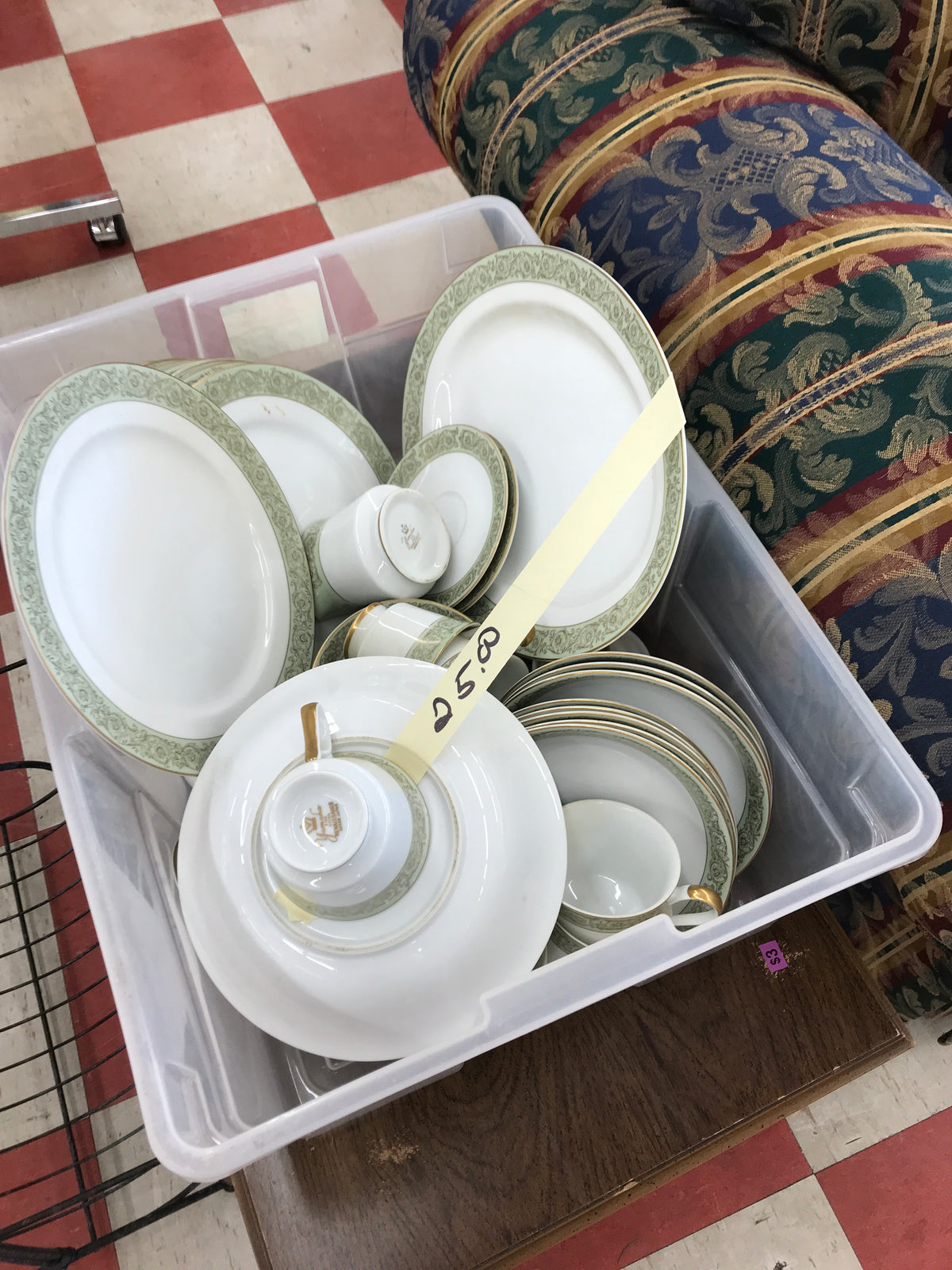 Beautiful dish set